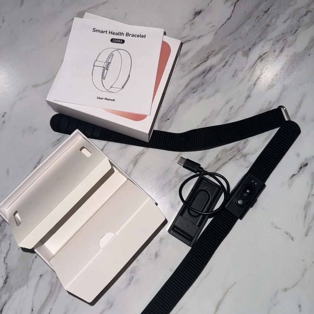 NWT Health Tracker Wristband - Black